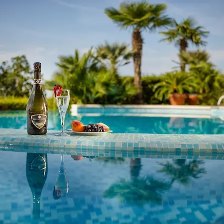 Madrigale Apart-hotel Marciaga