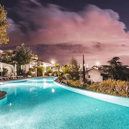Apart-hotel Madrigale